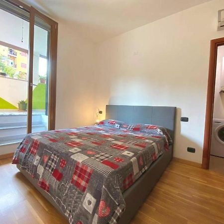 Apartament Conte Rosso House, Con Doppia Terrazza In Coorte Tranquilla A Due Passi Da Stazione E Metropolitana Lambrate Mediolan Zewnętrze zdjęcie