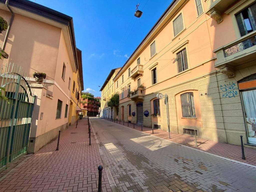 Apartament Conte Rosso House, Con Doppia Terrazza In Coorte Tranquilla A Due Passi Da Stazione E Metropolitana Lambrate Mediolan Zewnętrze zdjęcie